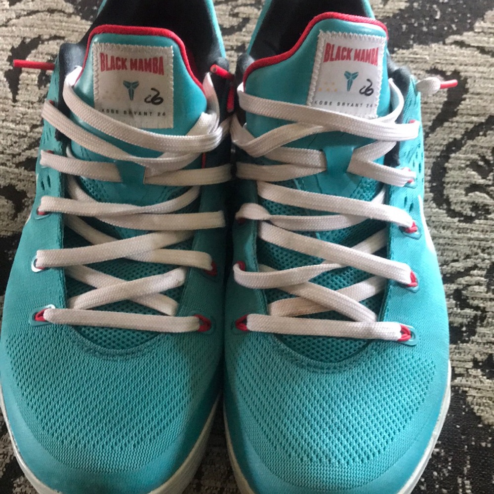 🏀Rare find!🏀 Kobe 9’s. Excellent condition!!!